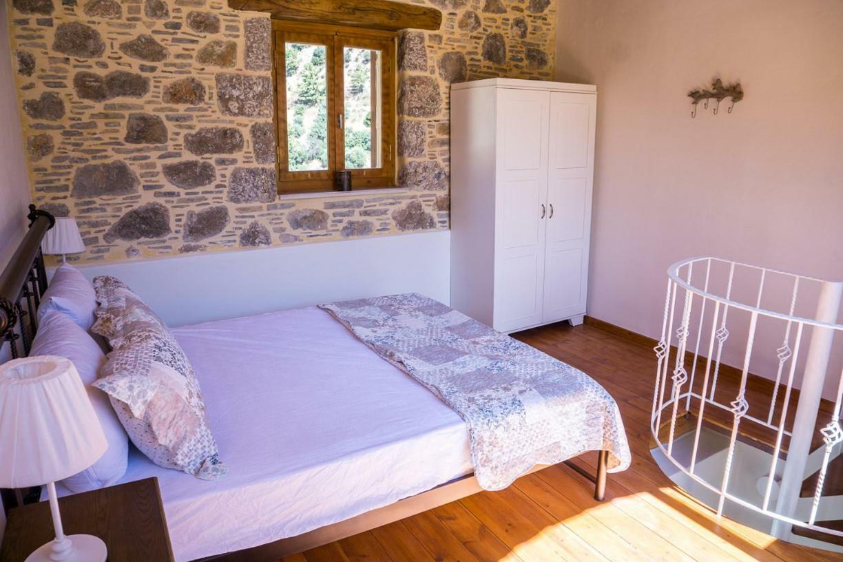 To Spiti Mas Appartement Soúgia Buitenkant foto