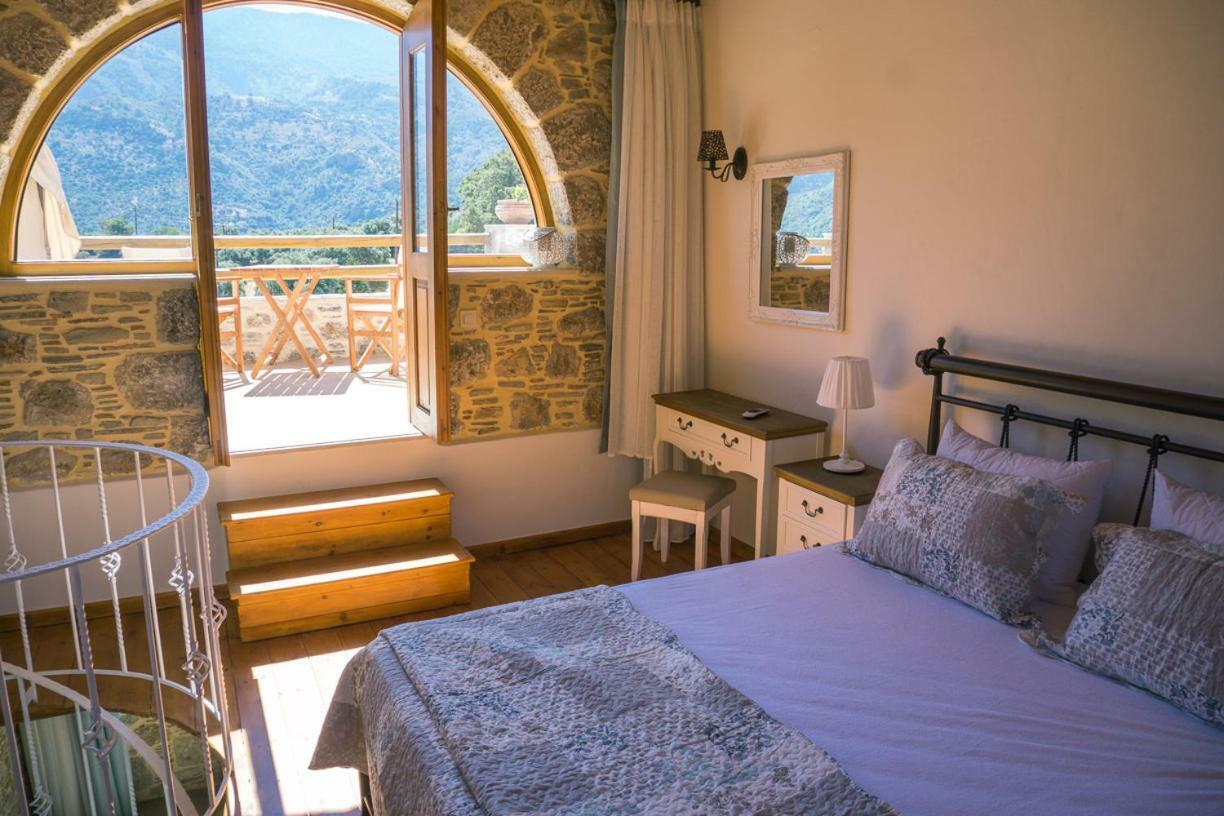 To Spiti Mas Appartement Soúgia Buitenkant foto